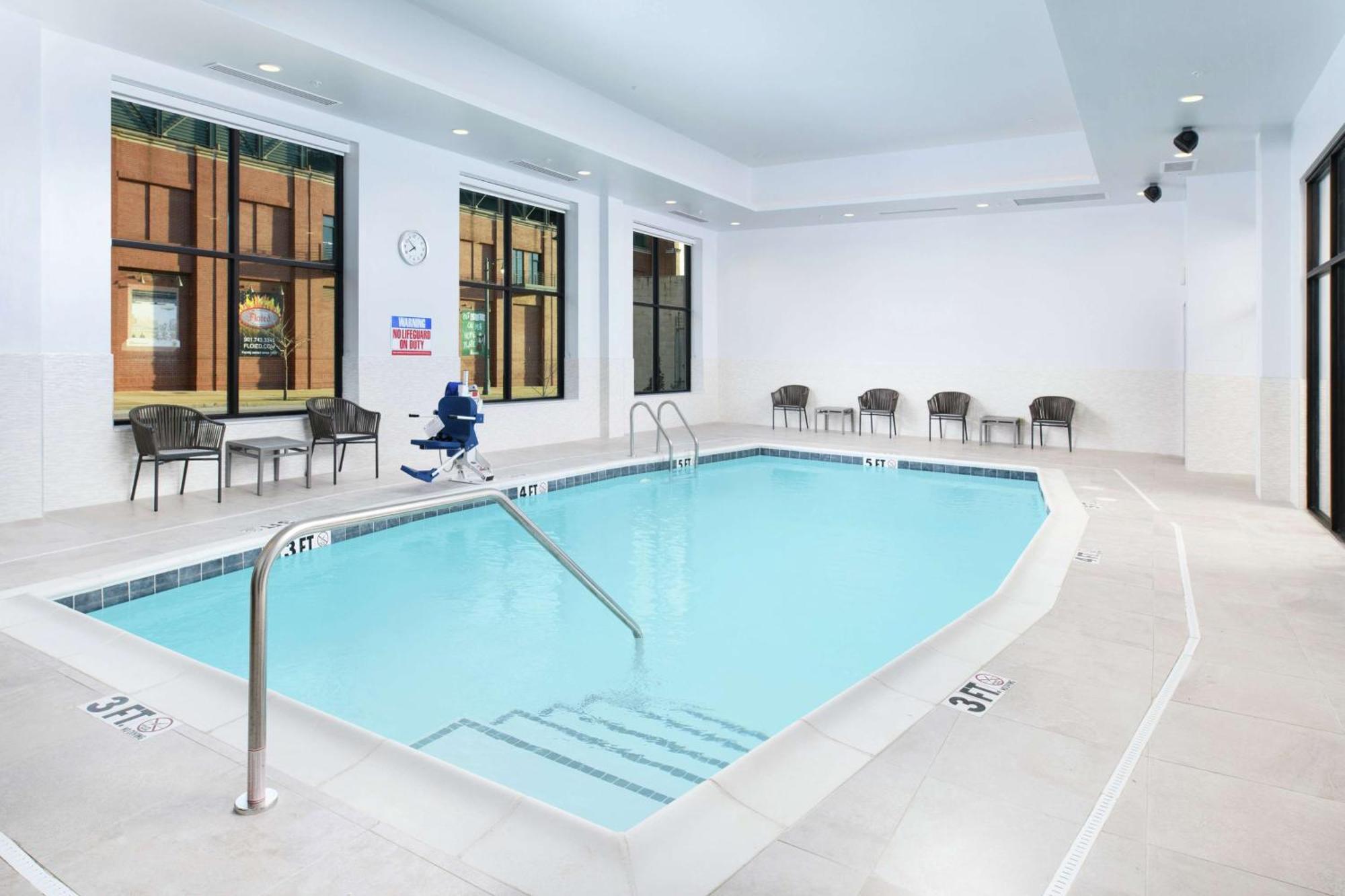 Hilton Garden Downtown Beale Street 4*