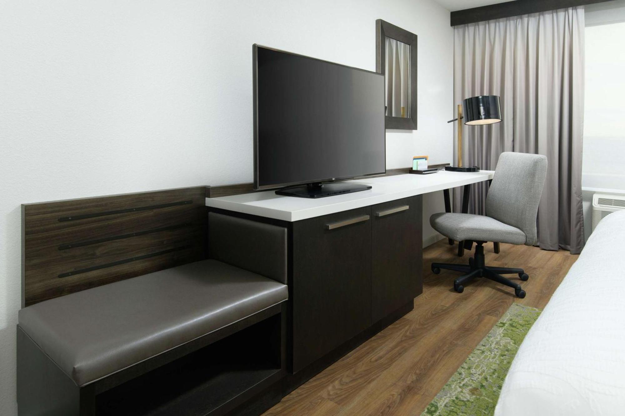 Hilton Garden Downtown Beale Street Hotel 4*