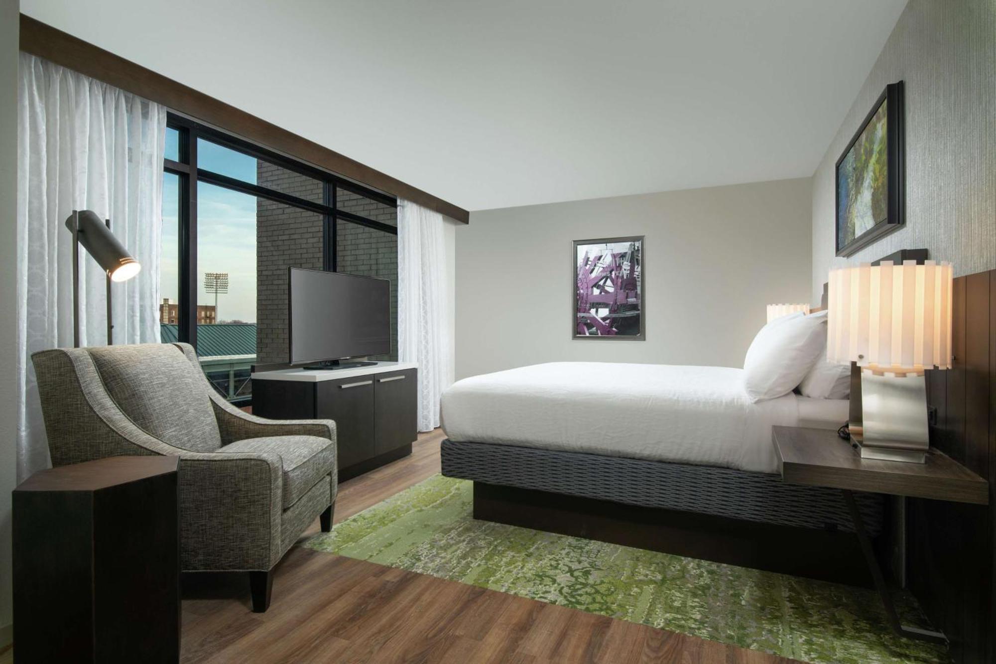 Hilton Garden Downtown Beale Street 4*